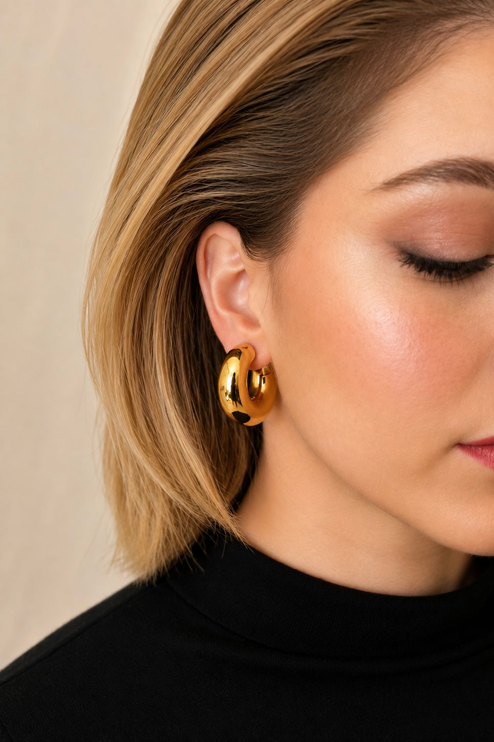 Neda Chunky Hoop Earrings