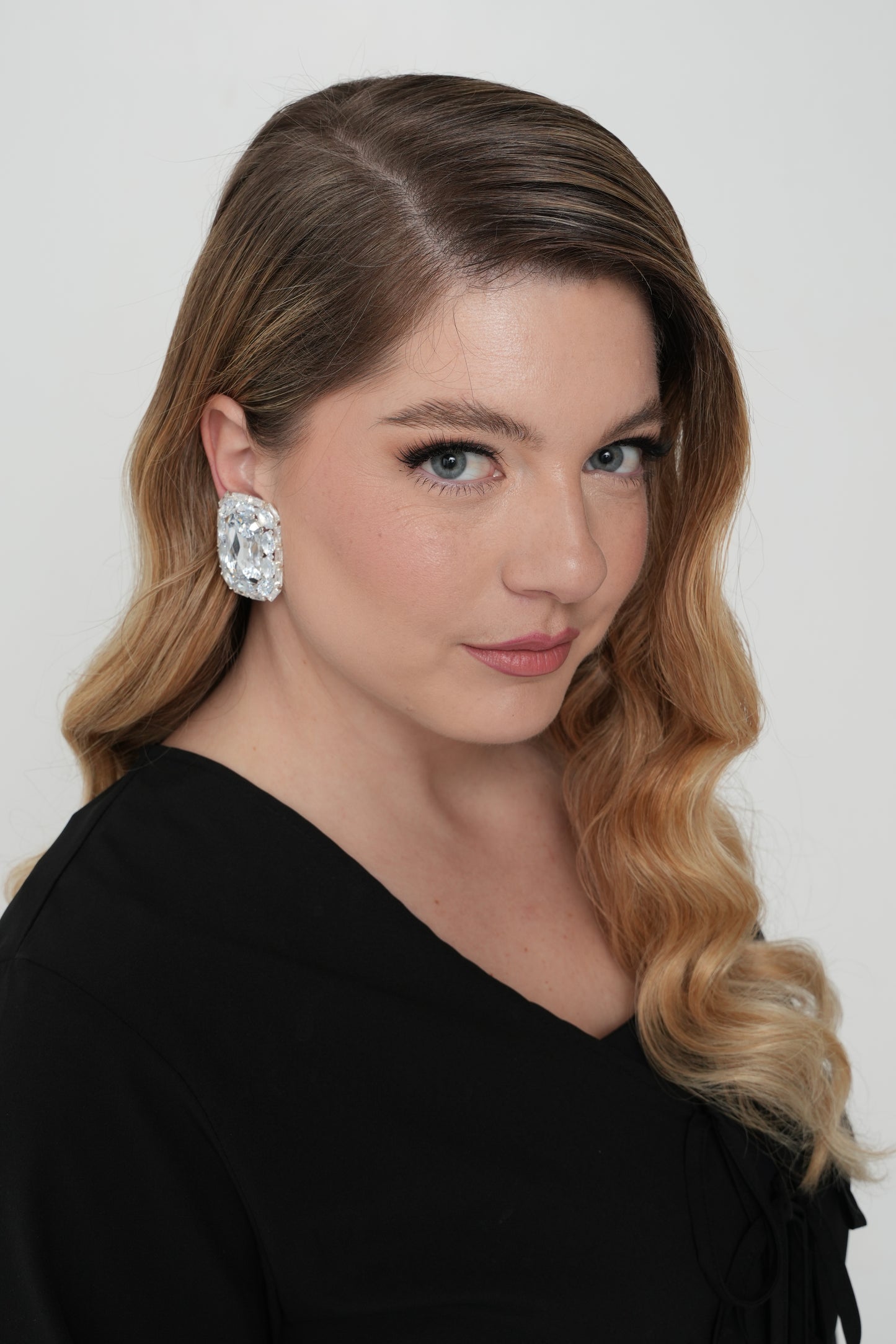 Samantha Large Clip-on Earrings